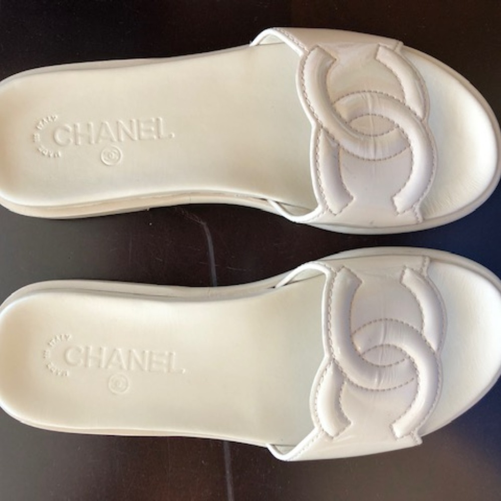 Authentic Chanel Patent Leather CC Slide S-SOLD